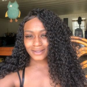 Meet your Posher, Scotisha